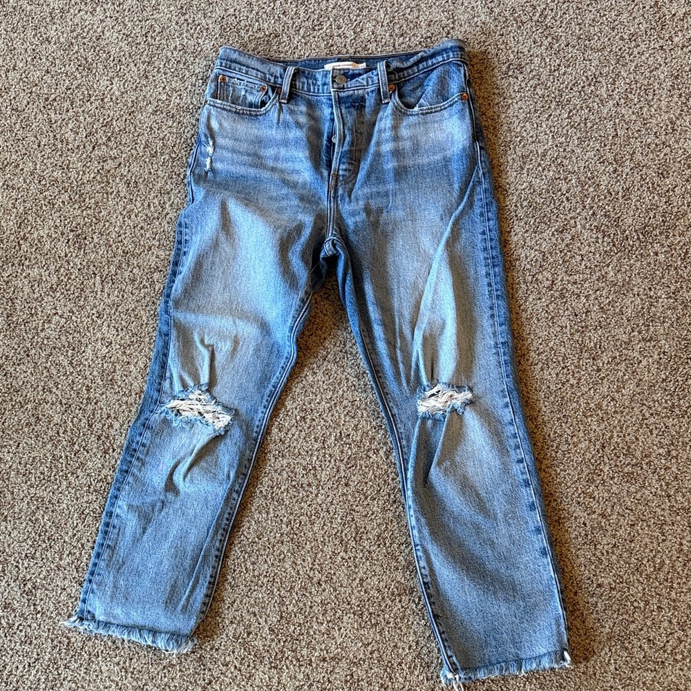 Levi's Wedgie Distressed Ankle Jeans